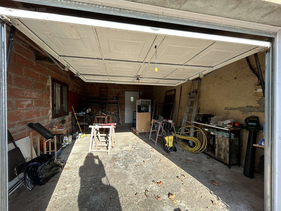 Maison à VILLESISCLE