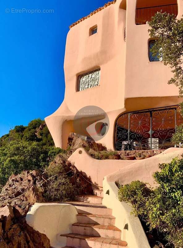 Maison à MANDELIEU-LA-NAPOULE