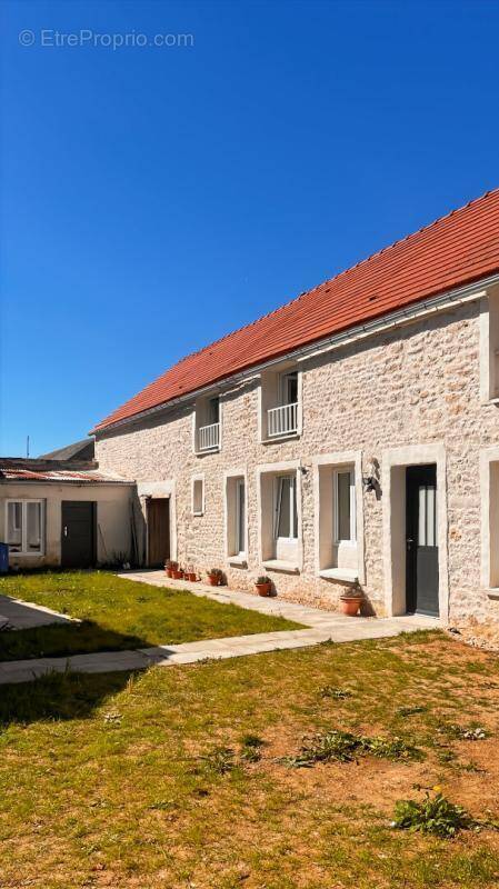 Maison à MALESHERBES