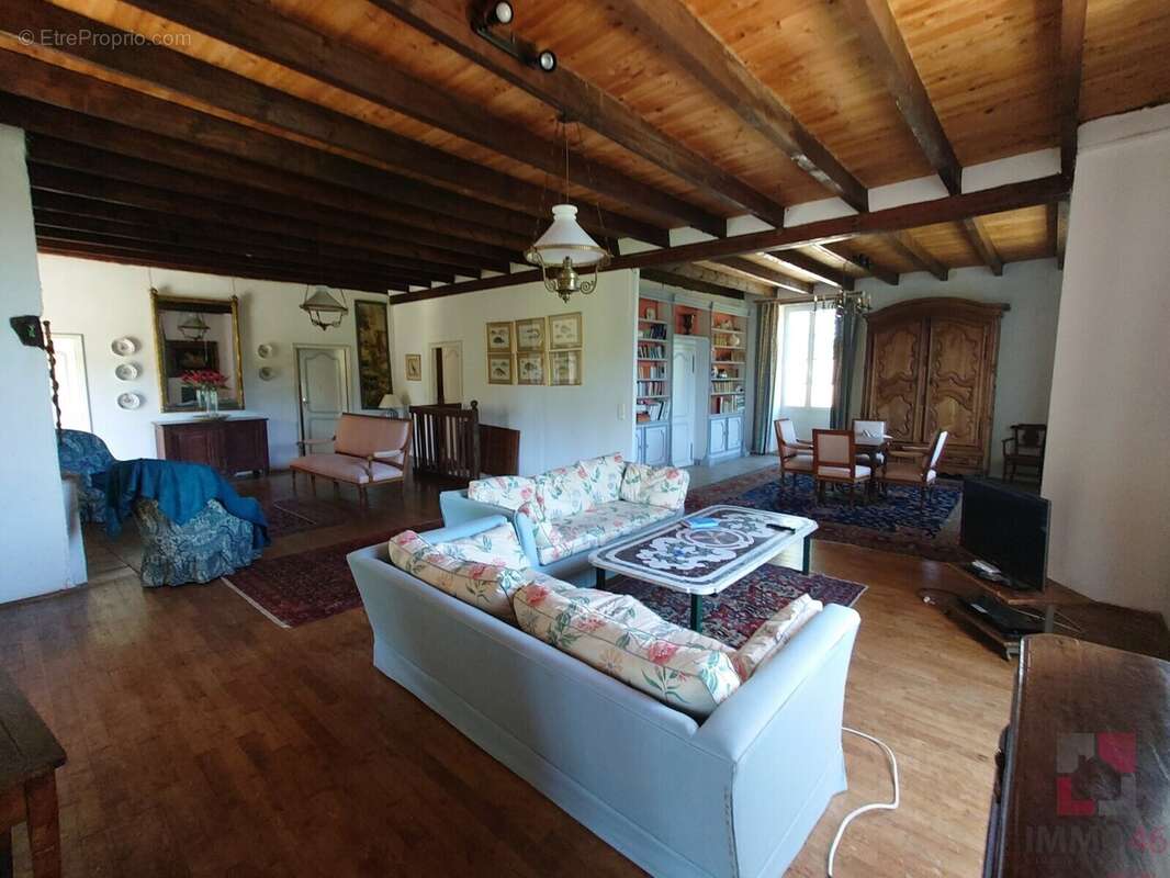 Maison 321 m² à Luzech  - photo 6