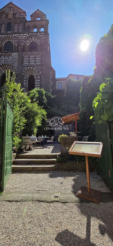 Autre à LE PUY-EN-VELAY