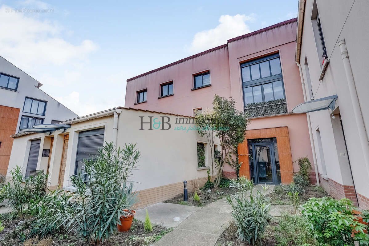 Appartement à SAINT-MAUR-DES-FOSSES
