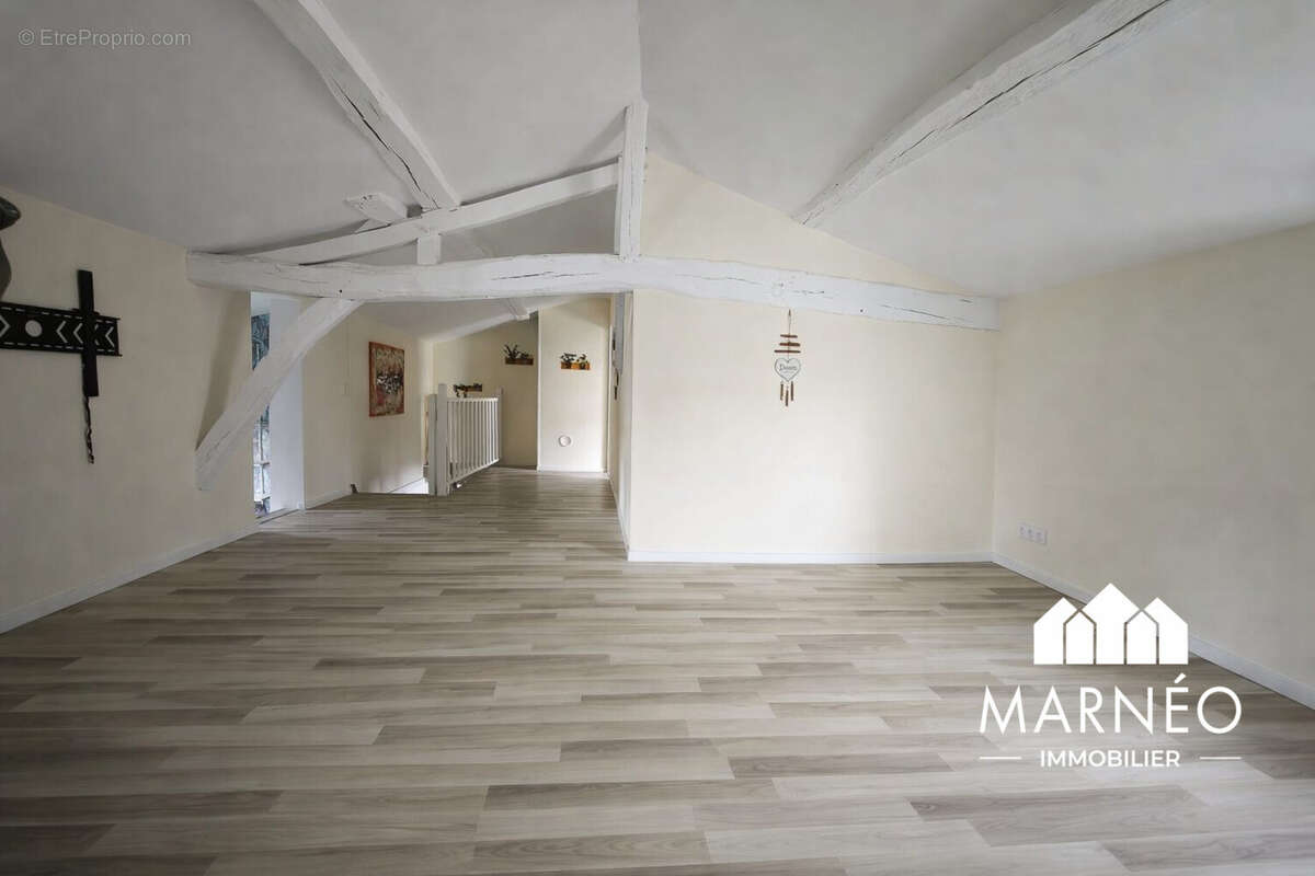 Maison à BUSSY-LE-REPOS