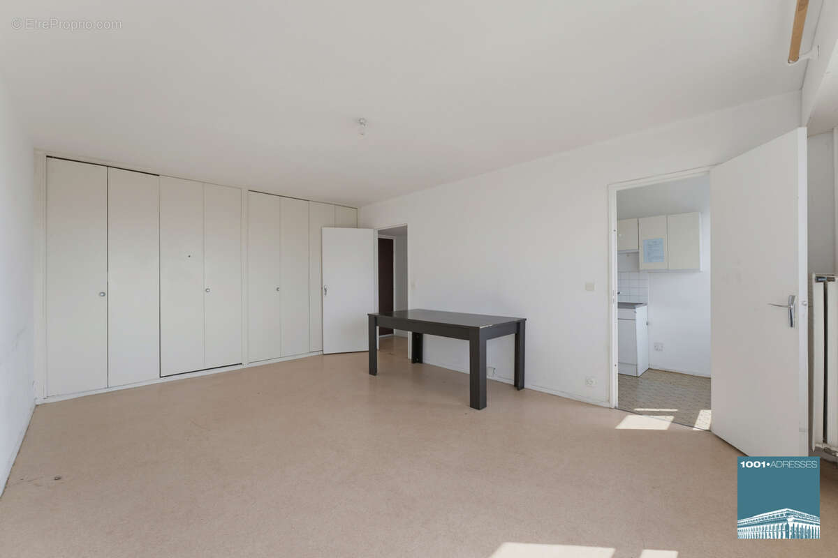 Appartement deux pièces de 48m2 disposant d'un cellier et d'une place de parking privative - photo 3