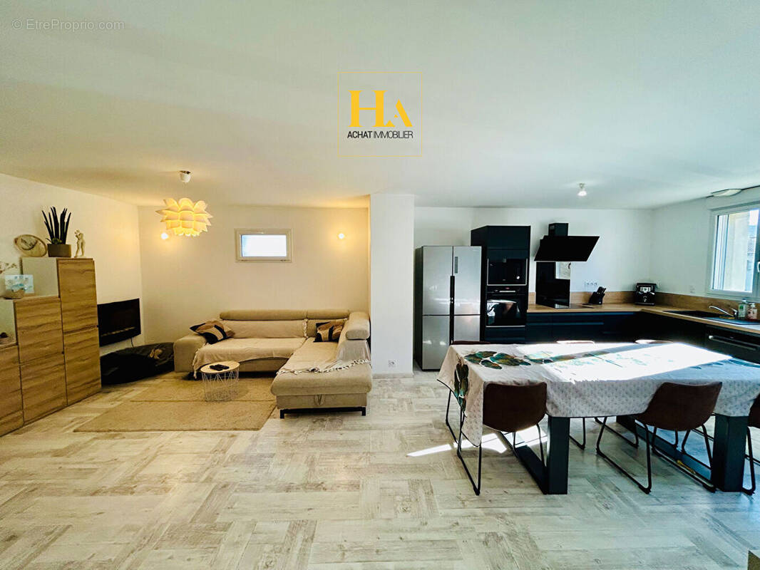 Maison à MALATAVERNE