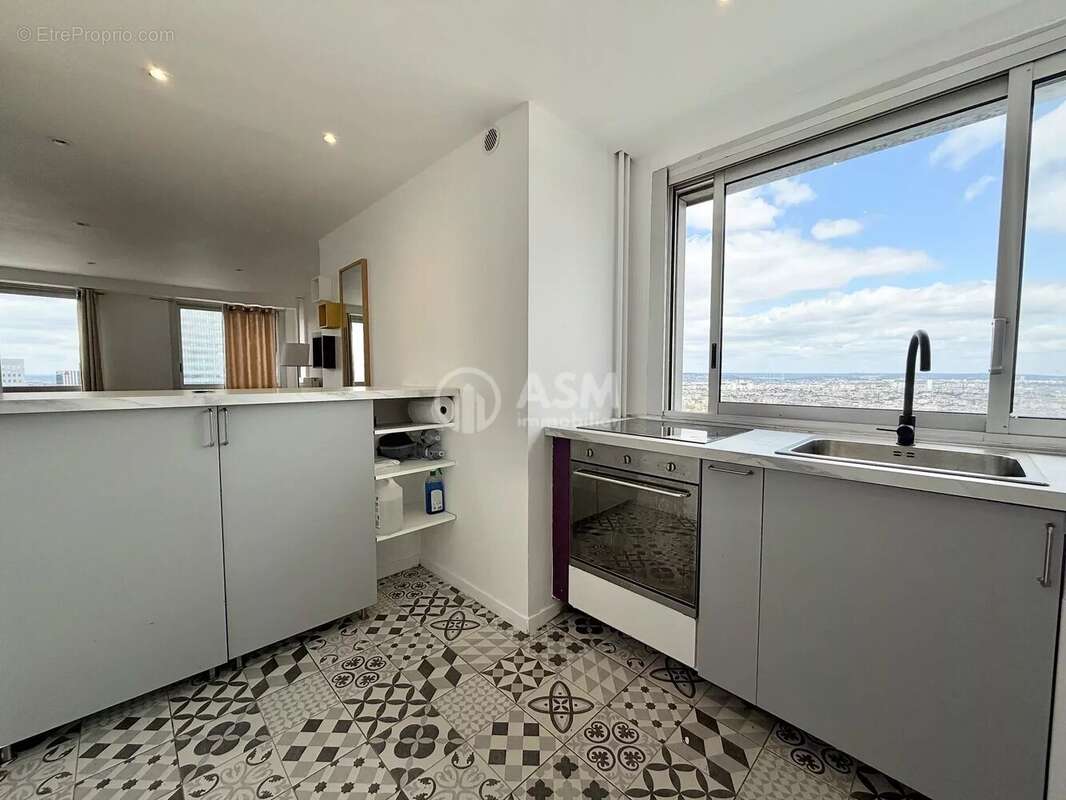 Appartement à COURBEVOIE