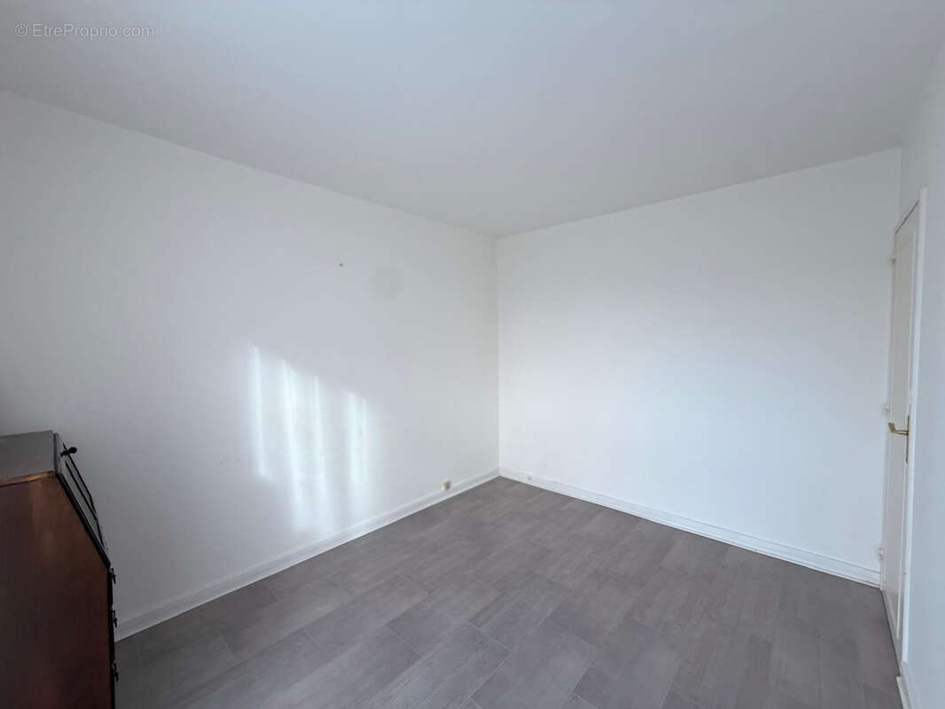 Tres beau quatre pieces refait a neuf - mennecy - - photo 18