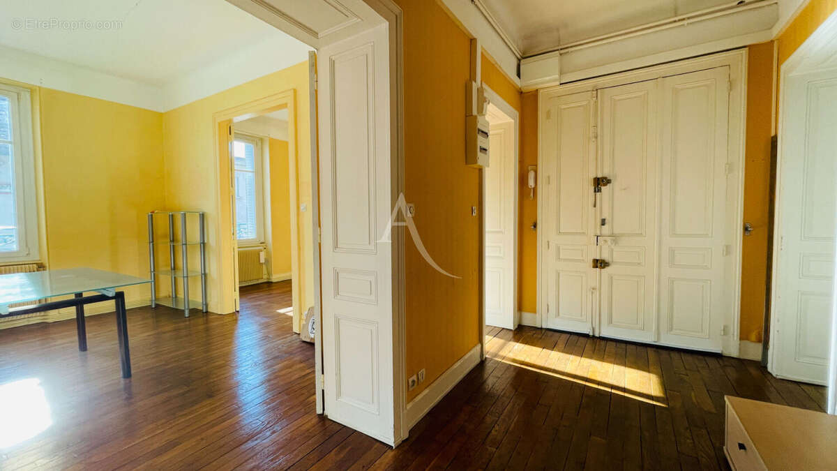 Epinal centre, appartement chaleureux . - photo 3