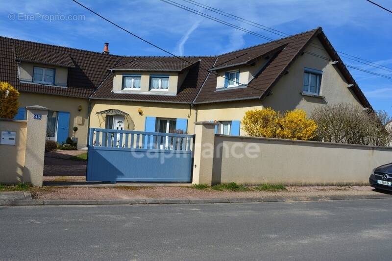 Maison à CUFFY