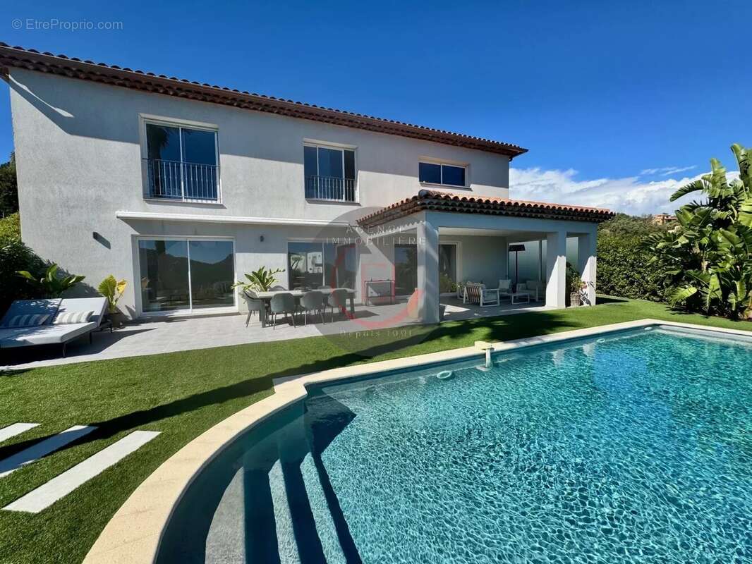 Maison à LES ADRETS-DE-L&#039;ESTEREL