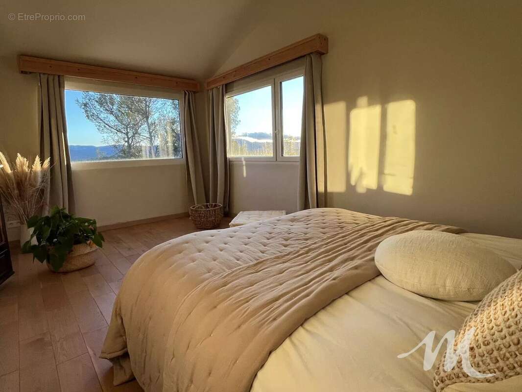 Maison à SAINT-MAXIMIN-LA-SAINTE-BAUME