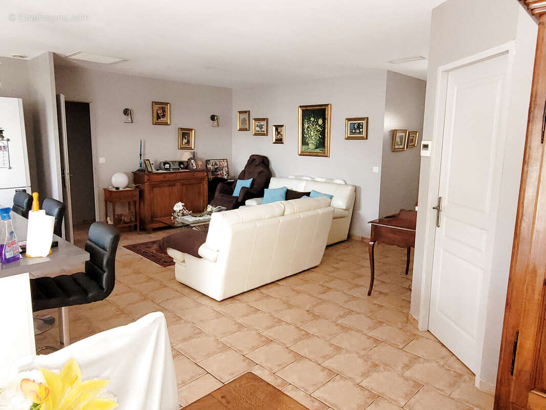 Maison à MOUSSAN