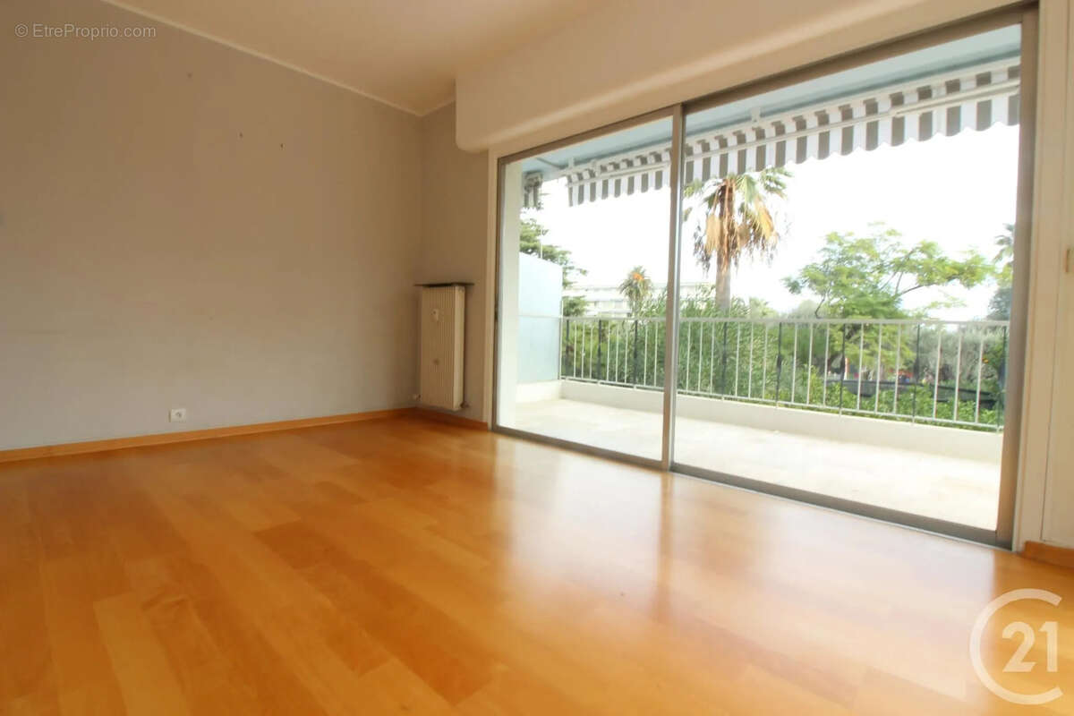 Appartement à ROQUEBRUNE-CAP-MARTIN