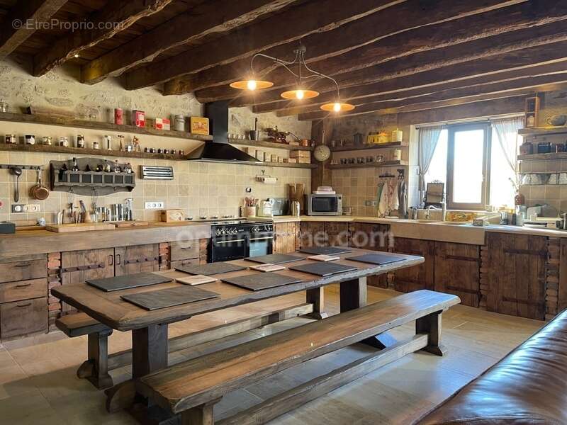 Maison à MAILHAC-SUR-BENAIZE