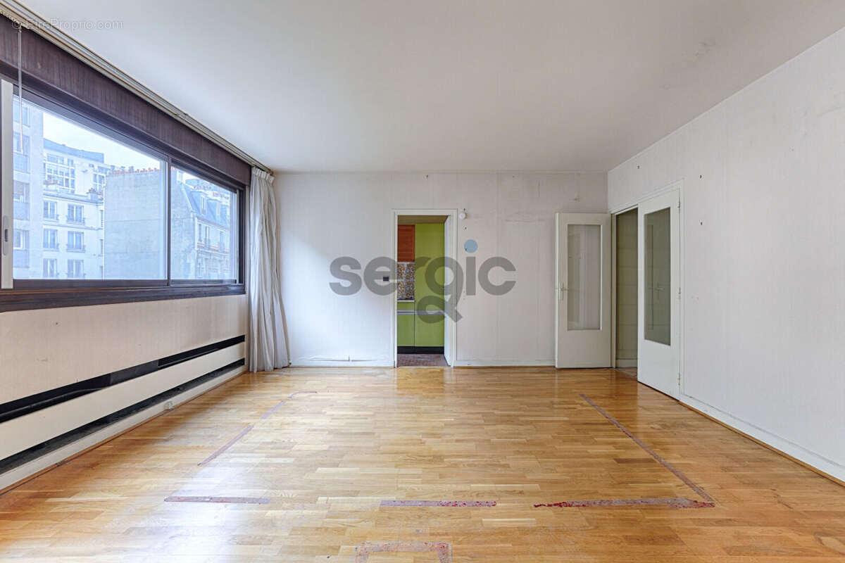 Appartement à PARIS-15E