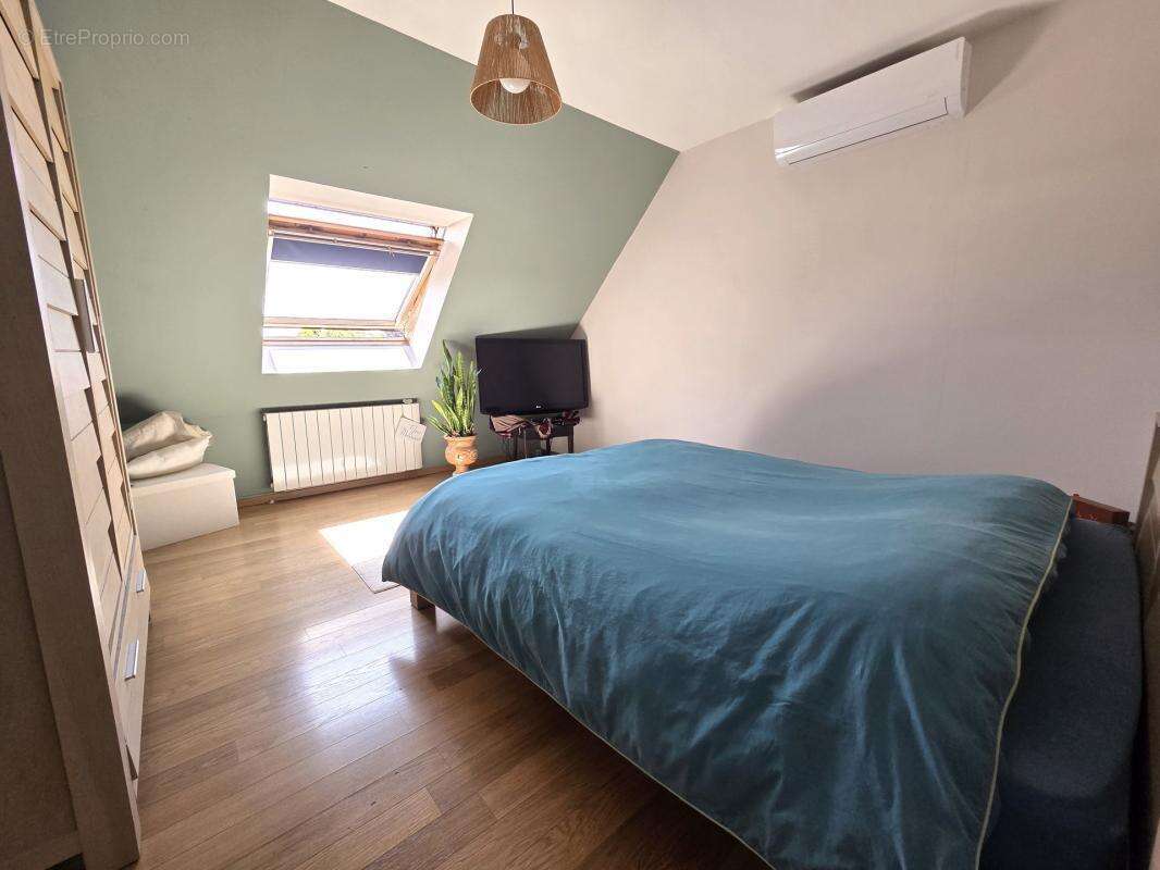 Superbe maison renovee offrant 132m² sur 495m² ac piscine !! - photo 9