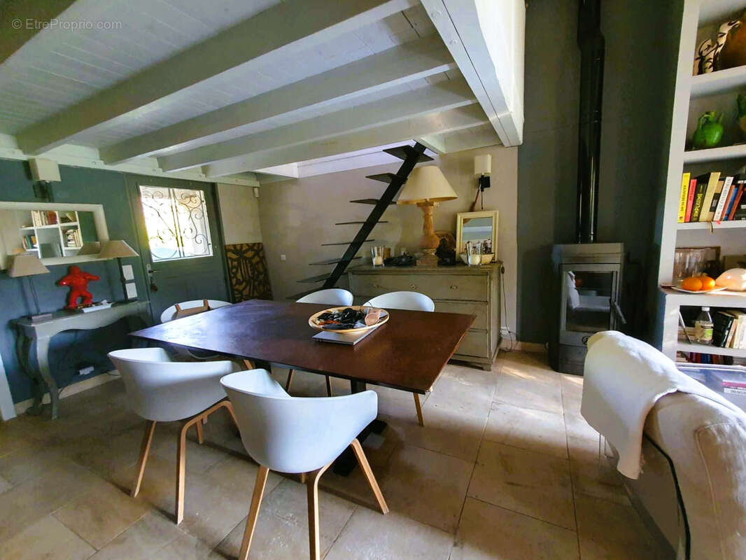 Maison à SAINT-QUENTIN-LA-POTERIE