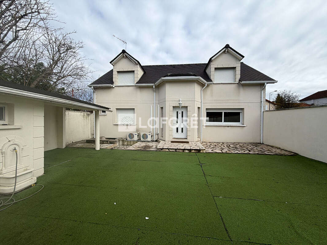 Maison à LES PAVILLONS-SOUS-BOIS