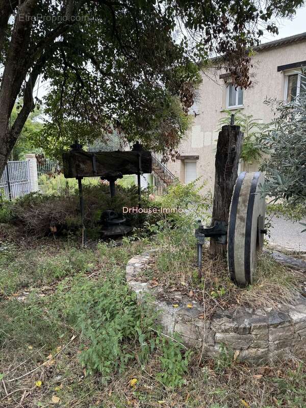 Commerce 1815 m² à Draguignan  - photo 8