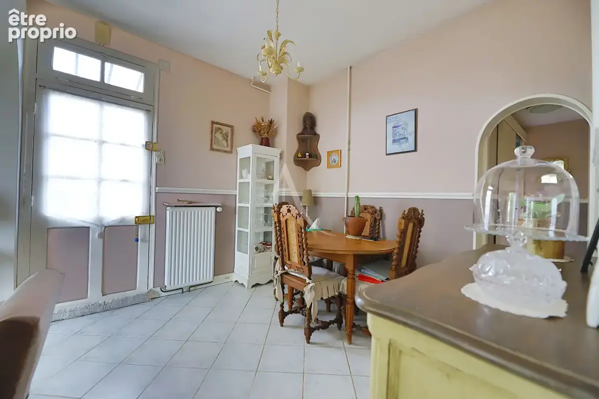 CHATOU, Maison de charme des années 1920 avec 4 chambres, jardin et stationnement - photo 7