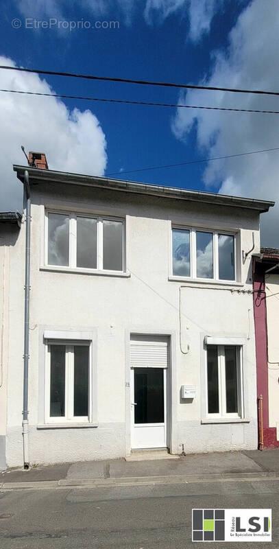 Maison à COUSOLRE