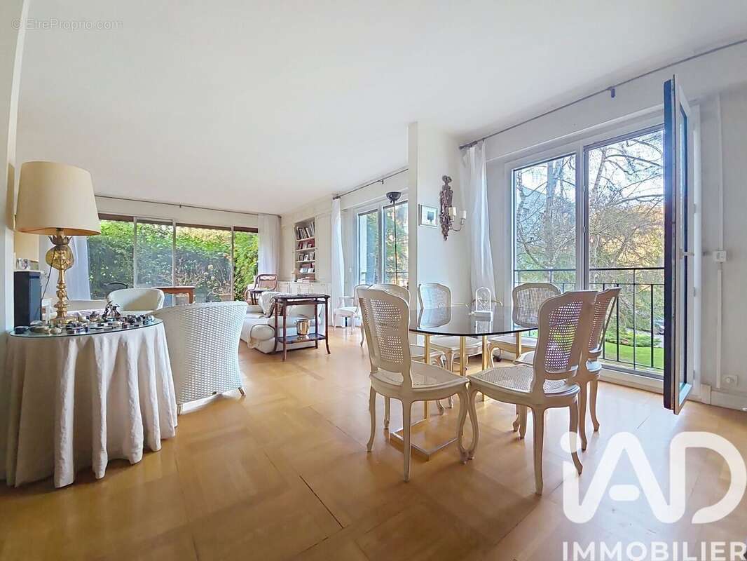 Photo 5 - Appartement à VILLE-D'AVRAY