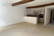 Appartement à SALERNES