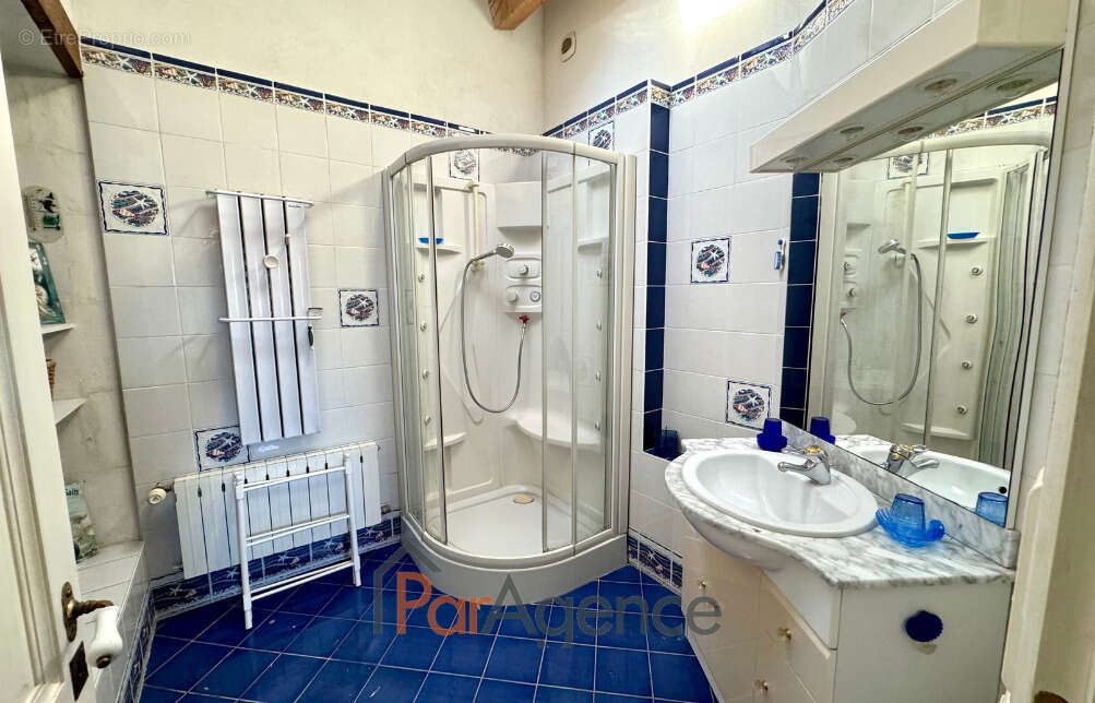 Maison à CHAILLEVETTE