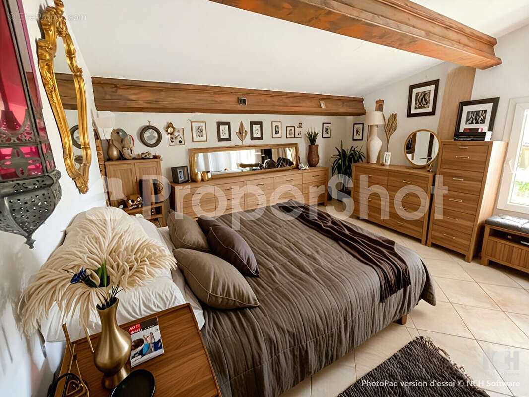 Maison à SAINT-CYR-SUR-MER