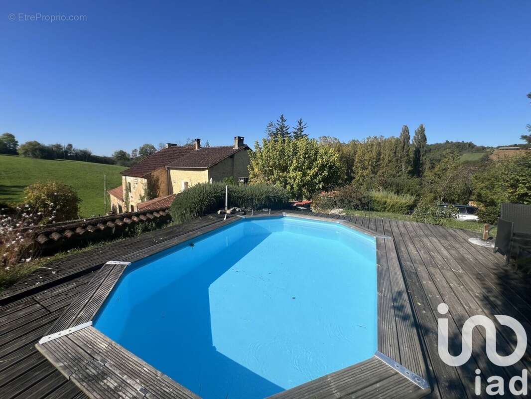 Maison 110 m² à Sainte-Foy-De-Longas  - photo 5
