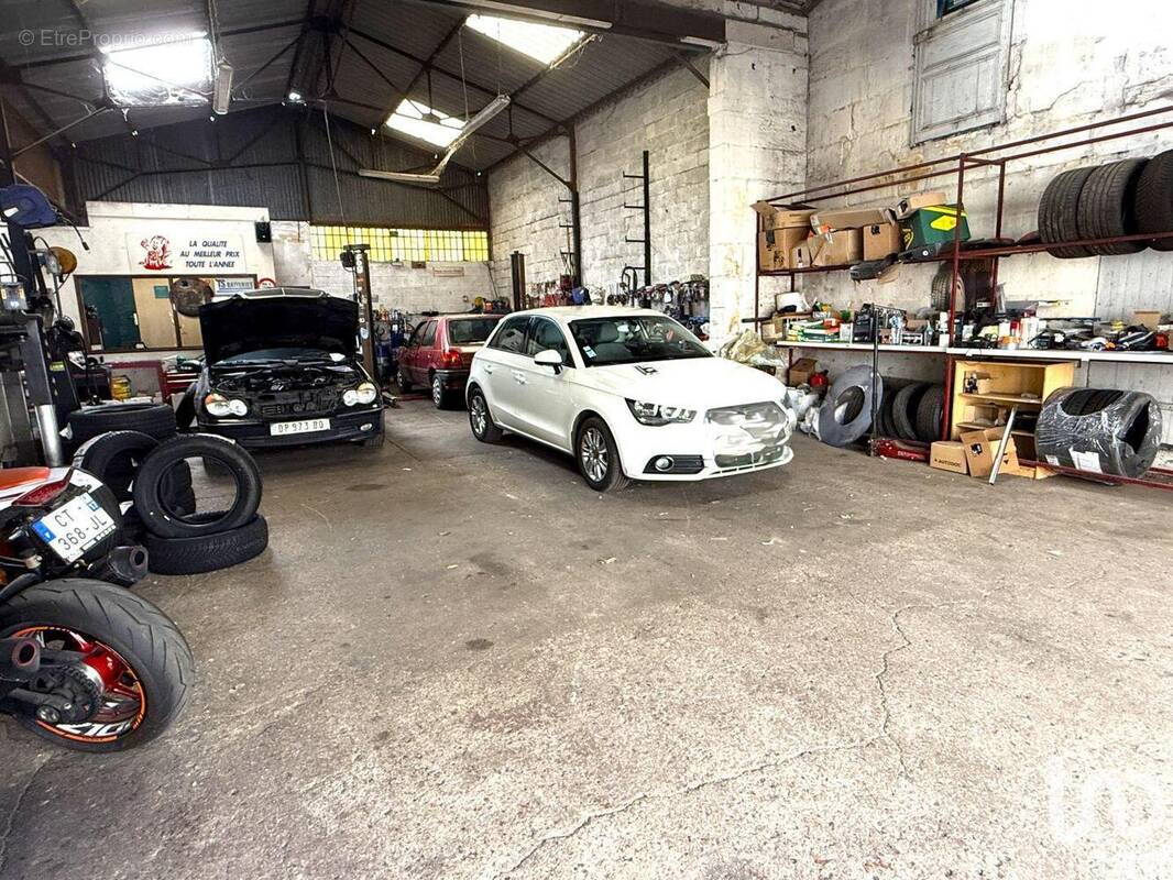 Photo 1 - Commerce à JONZAC