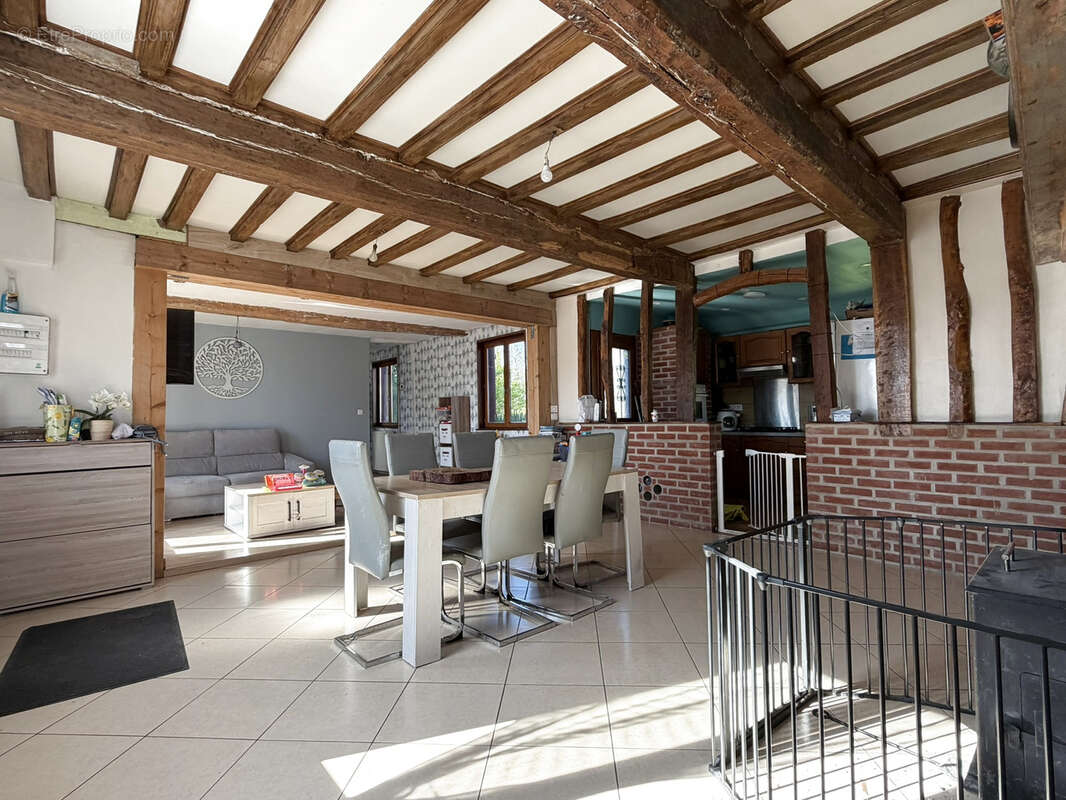 Maison à MOYENNEVILLE