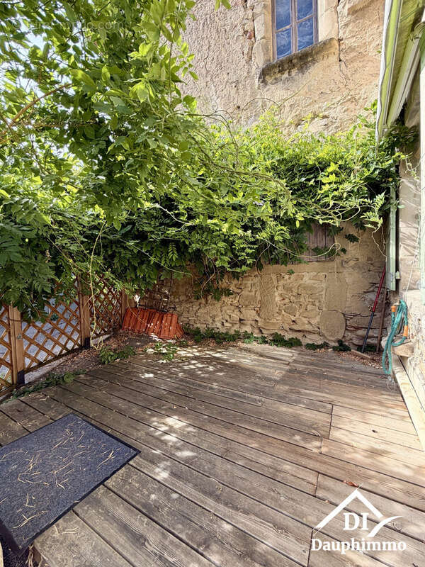 Maison à SAINT-DONAT-SUR-L'HERBASSE