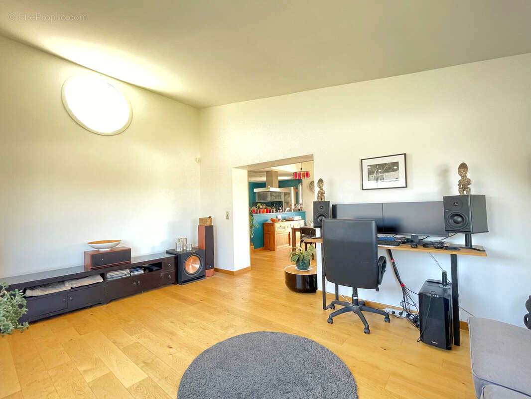 Maison à SAINT-GENIS-LAVAL