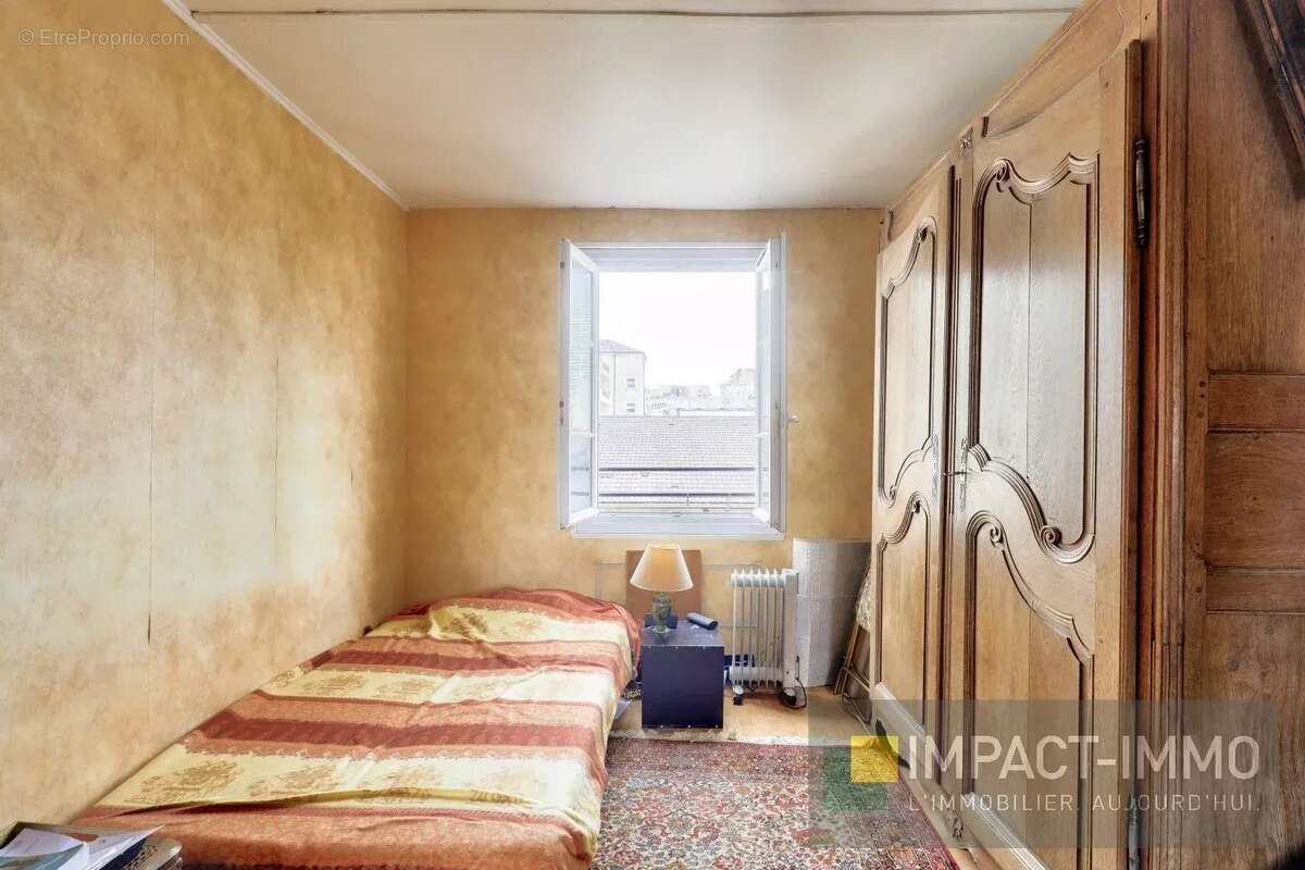 Appartement à COURBEVOIE