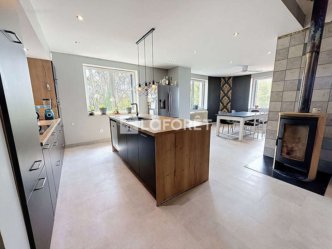 Maison Polliat 10 pièces 300 m2 - photo 3