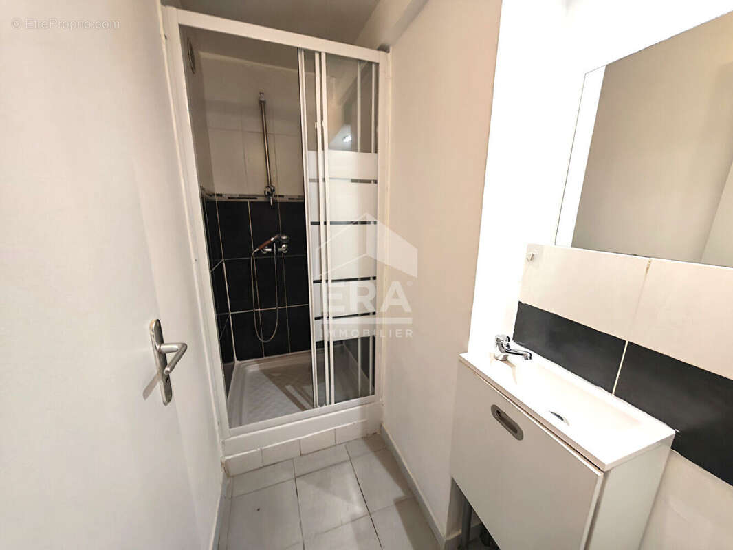 Appartement à MARSEILLE-5E