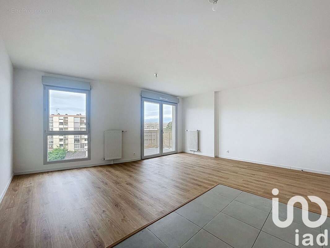 Appartement 80 m² à Reims  - photo 2