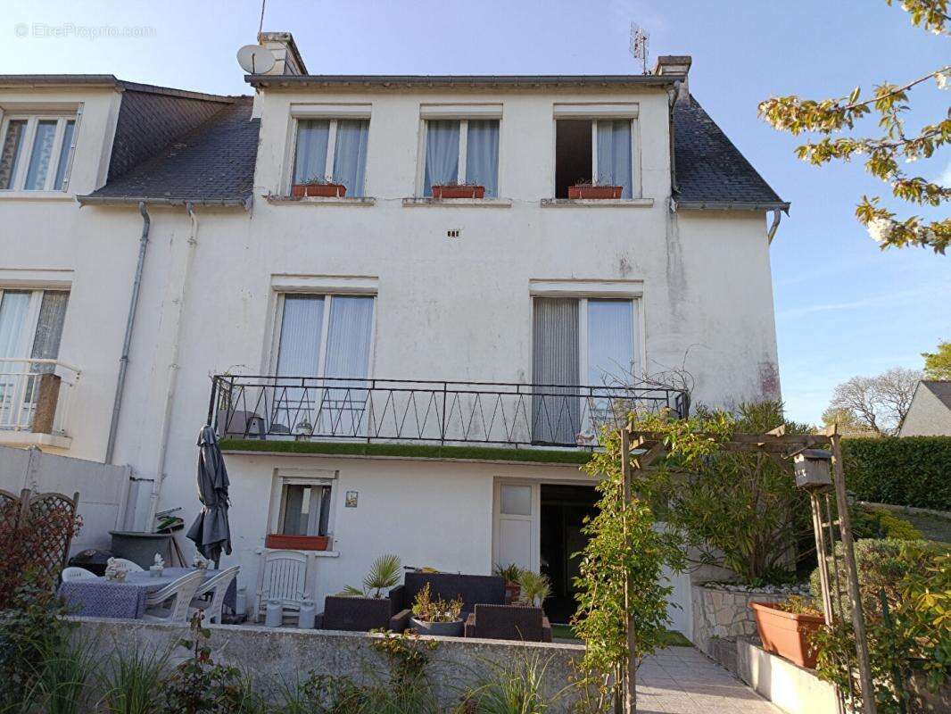 Maison à CARHAIX-PLOUGUER