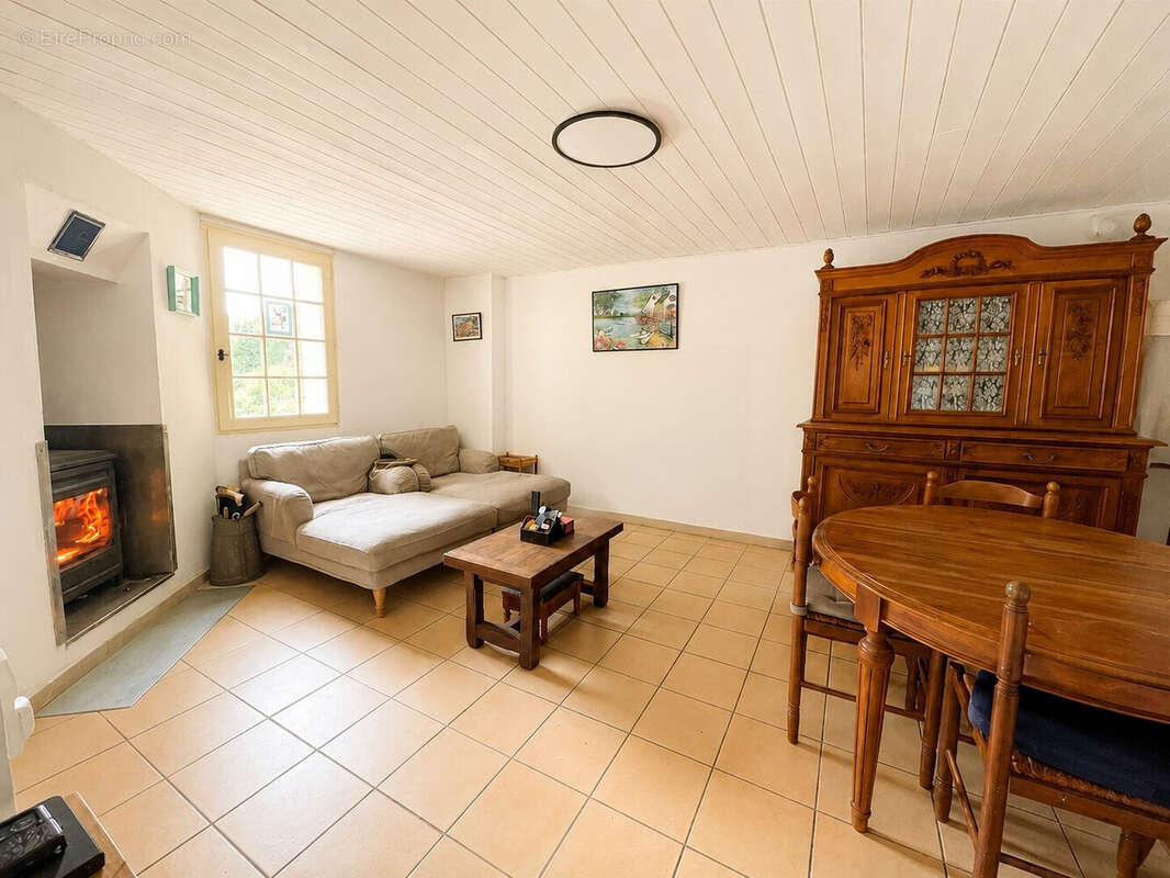 Maison 96 m² à Lisseuil  - photo 3