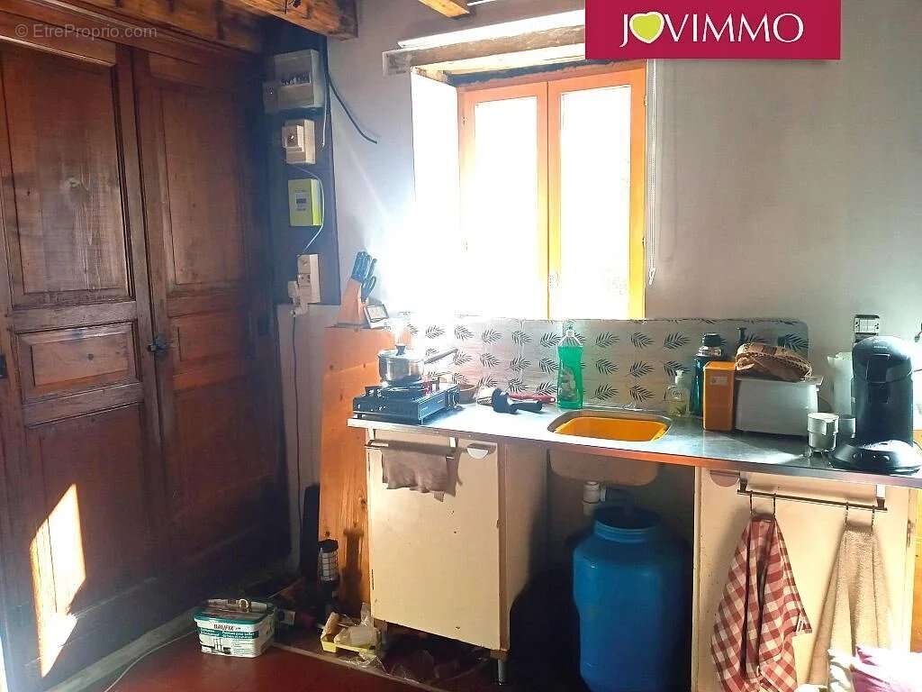 Maison à BELLENAVES