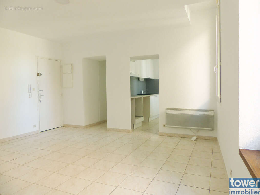 Appartement à LAMALOU-LES-BAINS