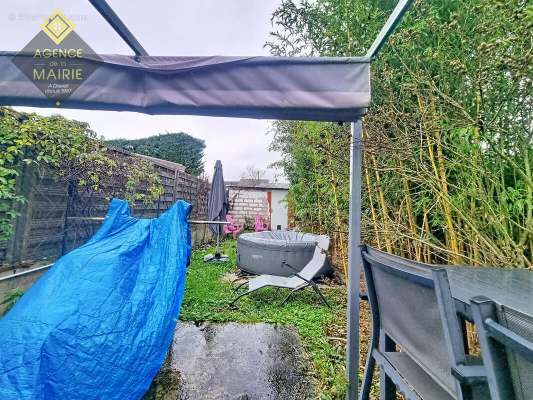 Maison à VIGNEUX-SUR-SEINE