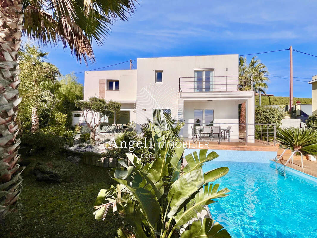 Maison à FREJUS