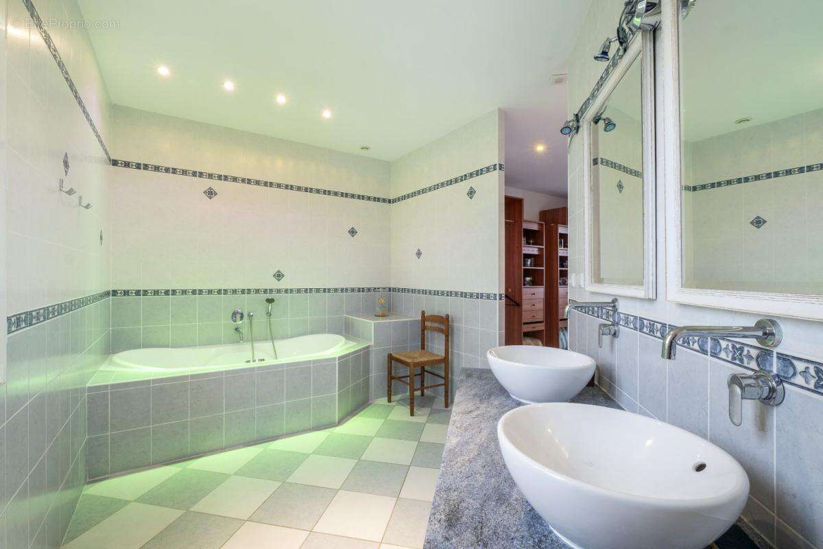 Maison à SAINT-DENIS-DU-PIN