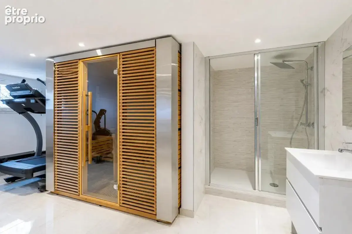 Villa de prestige à Saint-Laurent-de-Mur 450 m² - photo 15