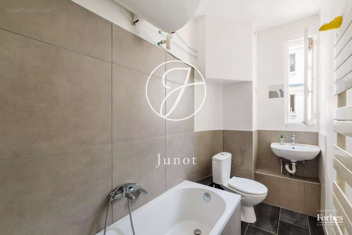 Appartement à PARIS-18E