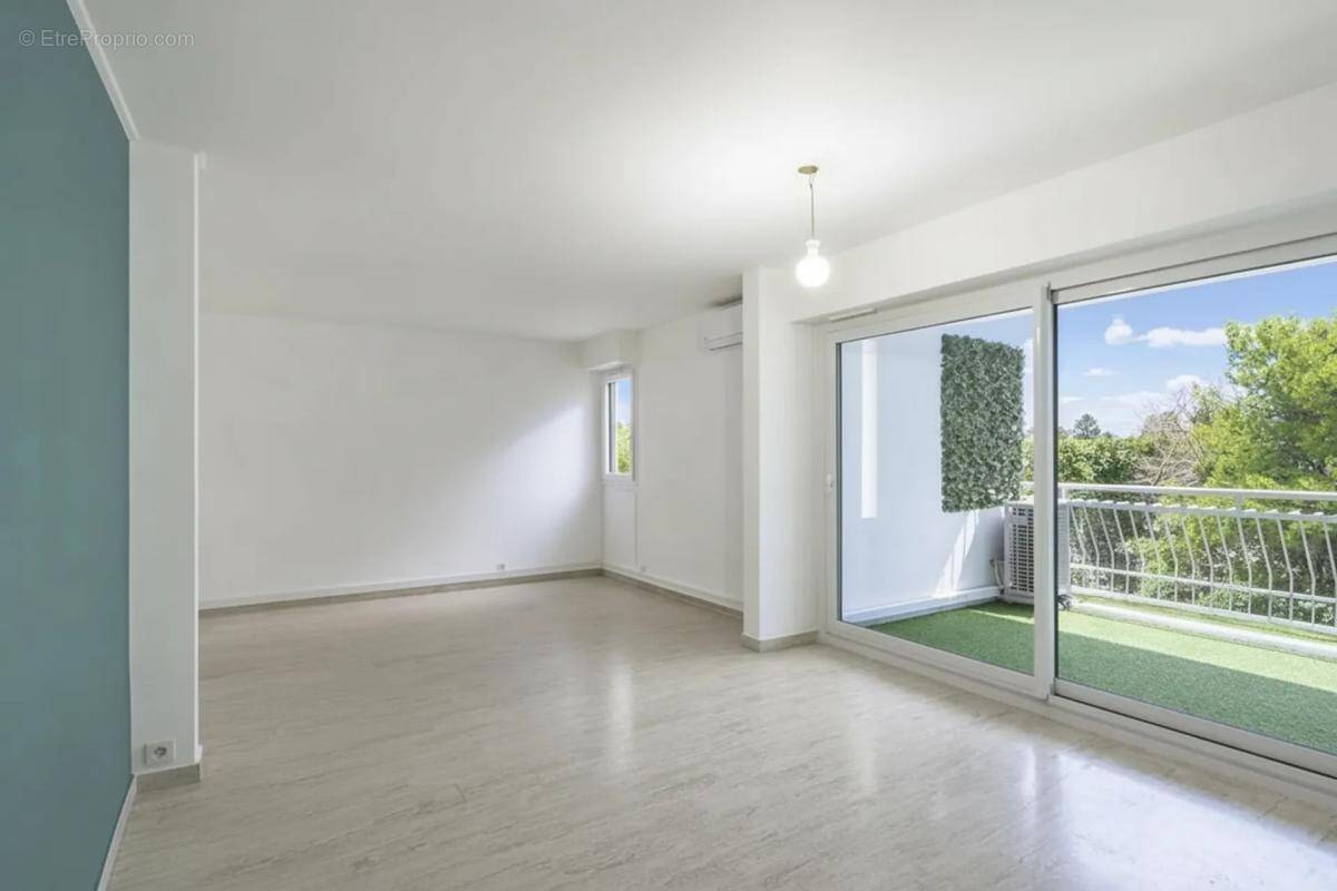 Appartement à MARSEILLE-9E