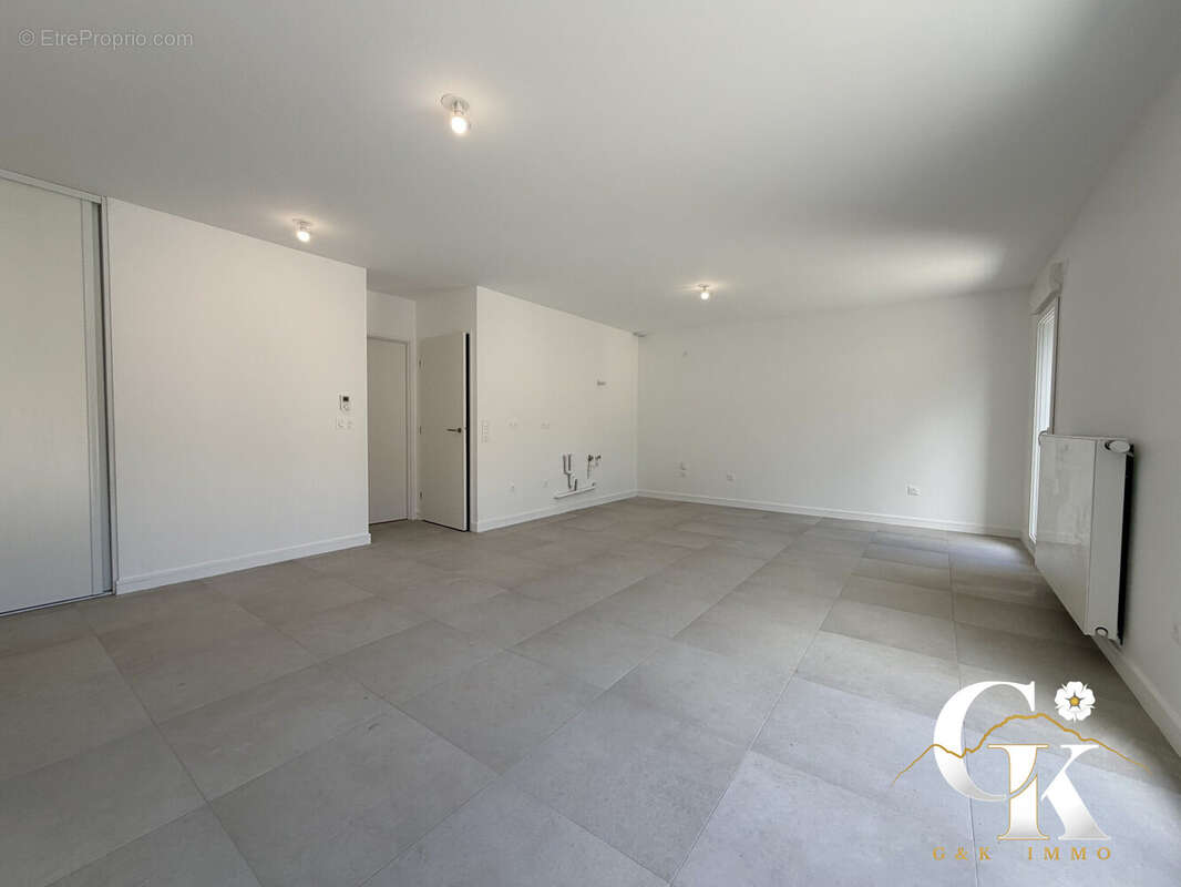 Appartement à SAINT-PAUL-DE-VARCES