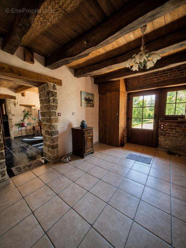 Maison de 5 pièces de 148 m² à Pleure - photo 4